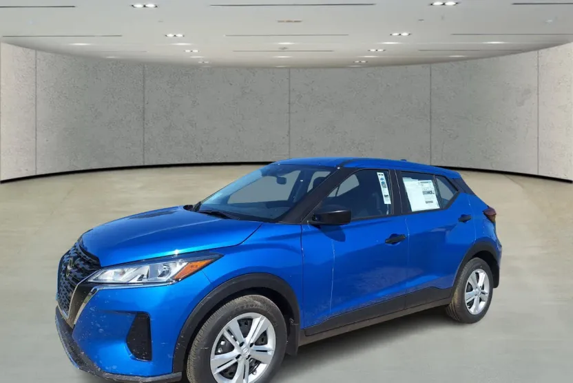 2025 Nissan Kicks Play S photo 1