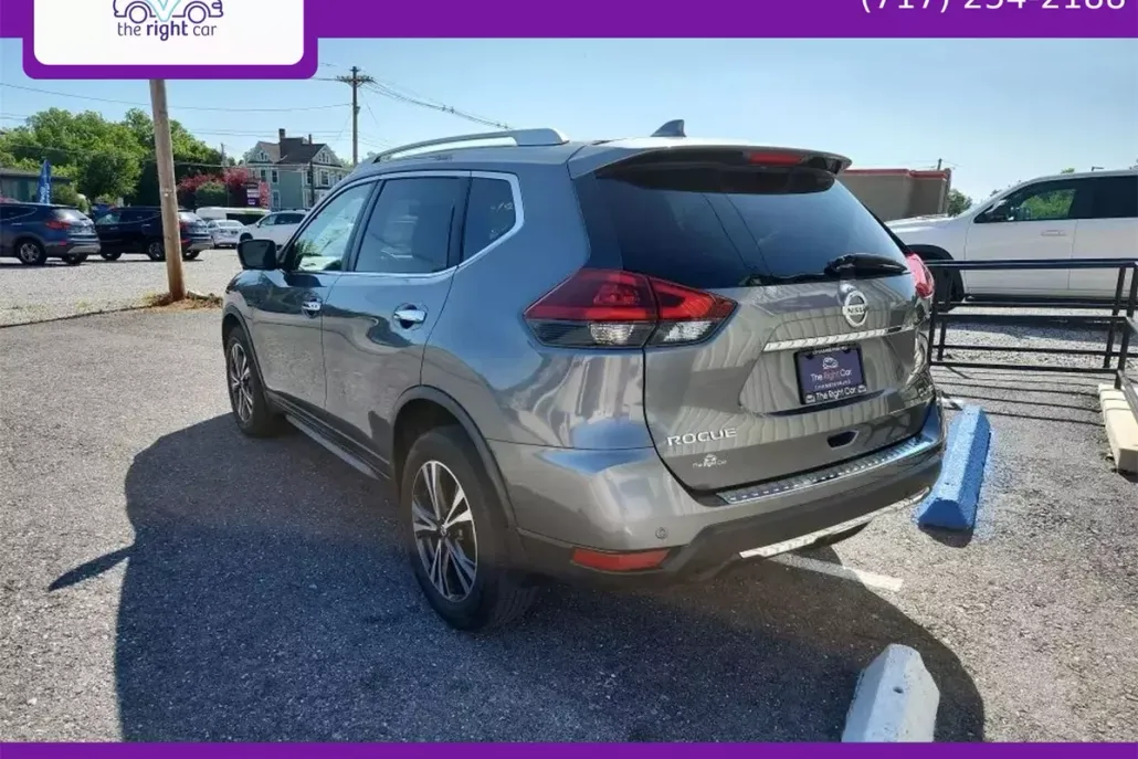 2019 Nissan Rogue SV photo 1