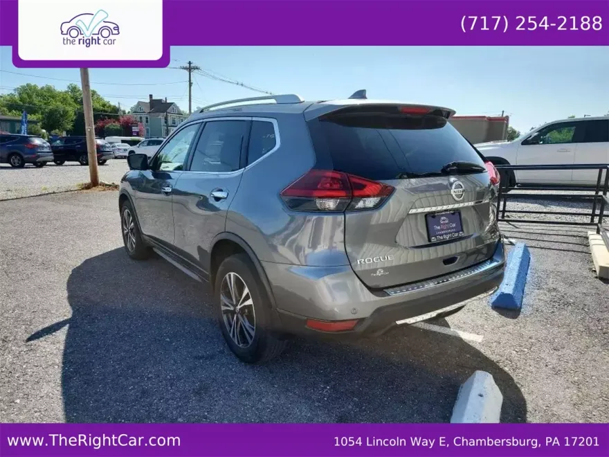 2019 Nissan Rogue SV photo 1