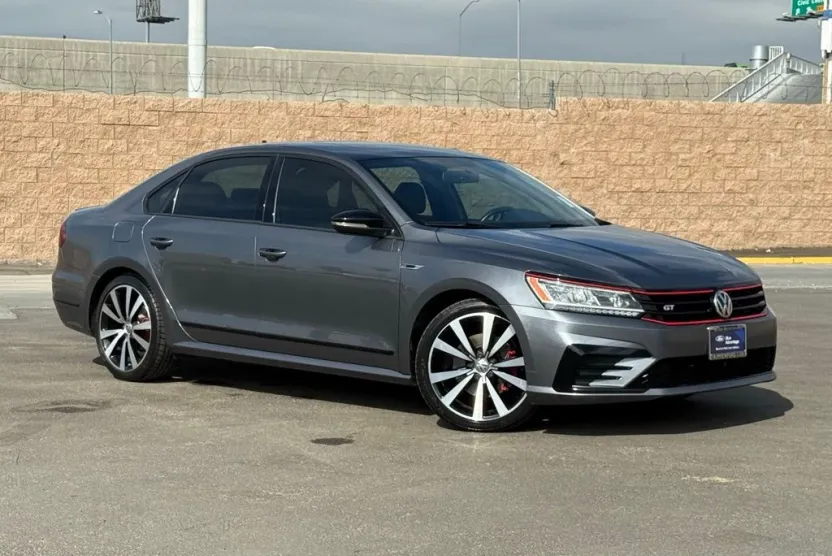 2018 Volkswagen Passat 3.6L V6 GT photo 1