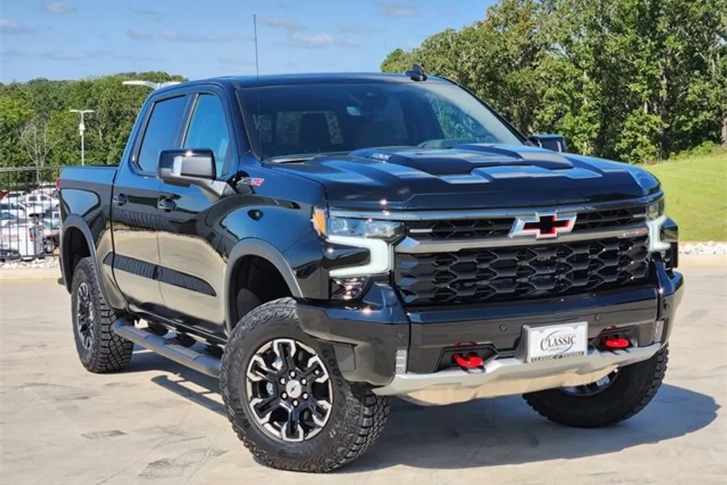 2025 Chevrolet Silverado 1500 ZR2 photo 1