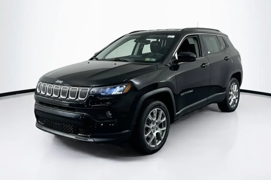 2022 Jeep Compass Latitude Lux photo 1