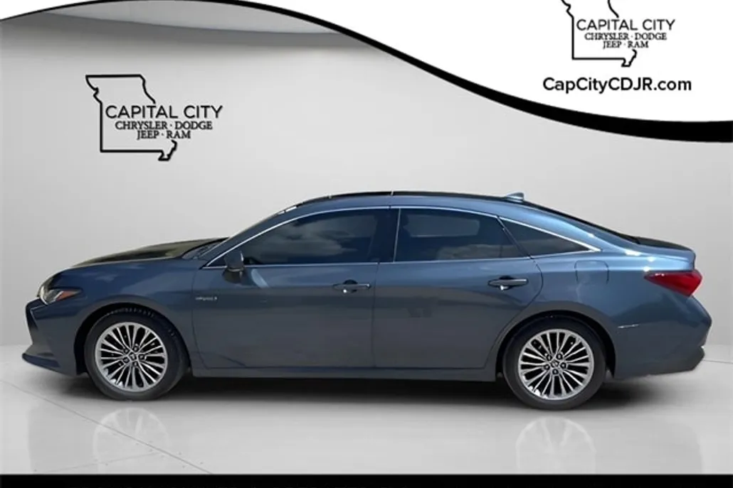 2021 Toyota Avalon Hybrid Limited photo 1