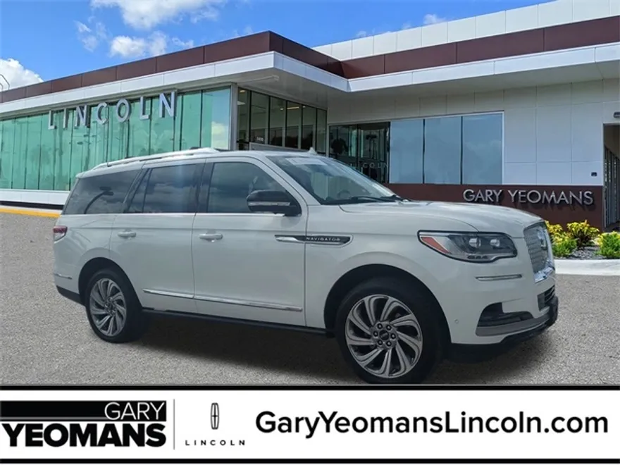2023 Lincoln Navigator Standard photo 1