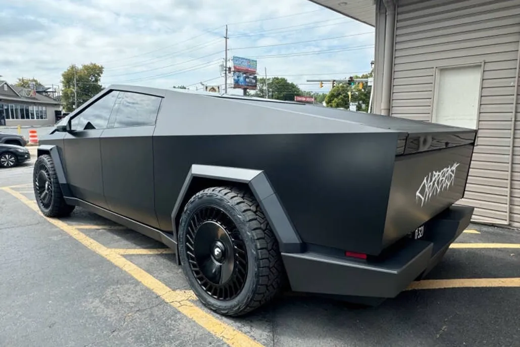 2024 Tesla Cybertruck Cyberbeast photo 1