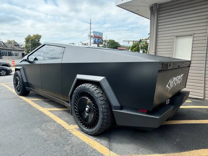 2024 Tesla Cybertruck Cyberbeast photo 1