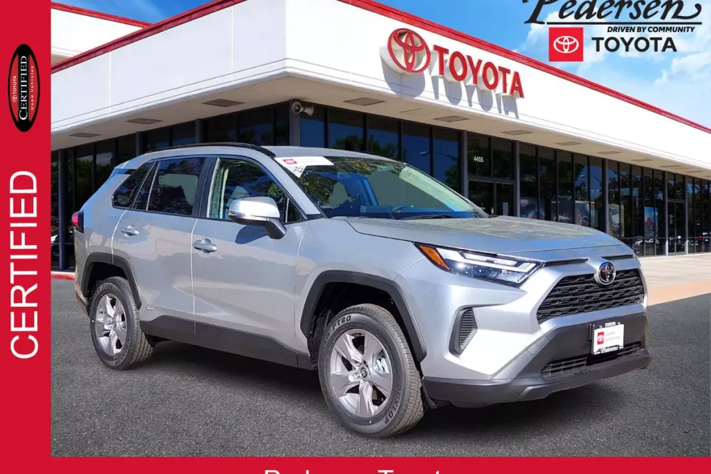 2025 Toyota RAV4 Hybrid XLE photo 1
