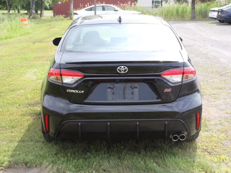 2024 Toyota Corolla SE photo 1