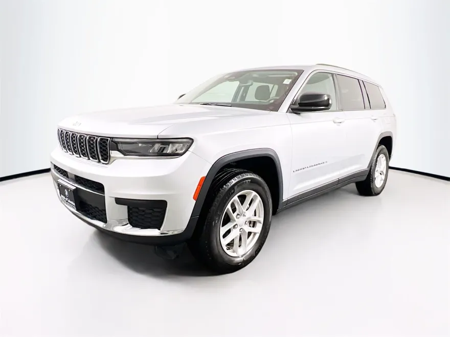 2023 Jeep Grand Cherokee Laredo photo 1