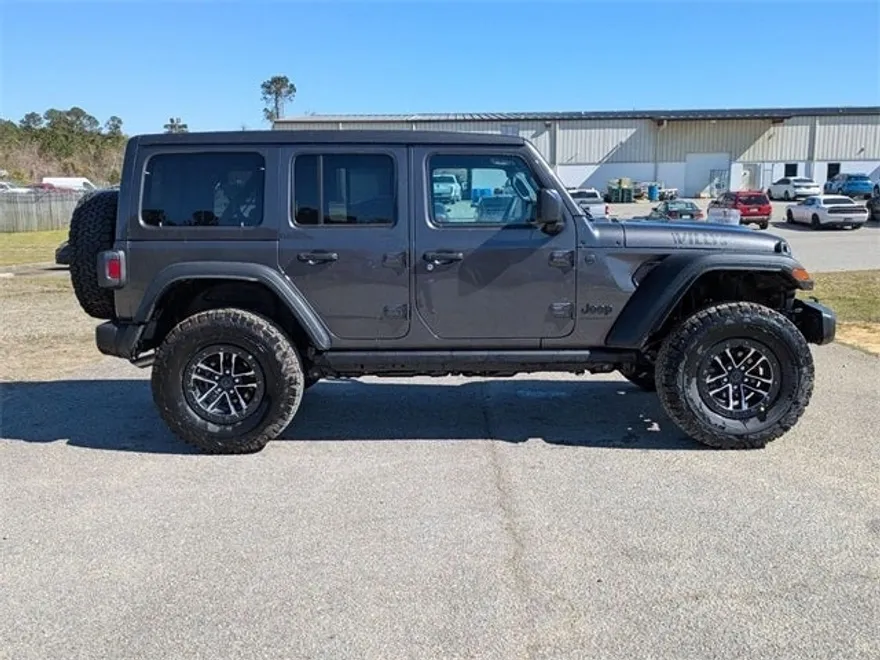 2025 Jeep Wrangler Willys photo 8