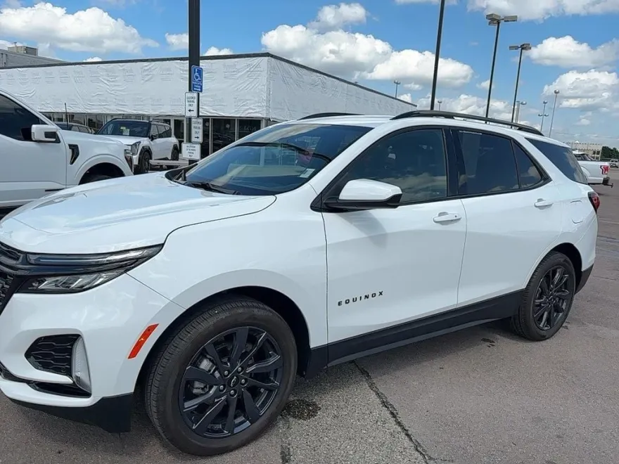 2024 Chevrolet Equinox RS photo 1