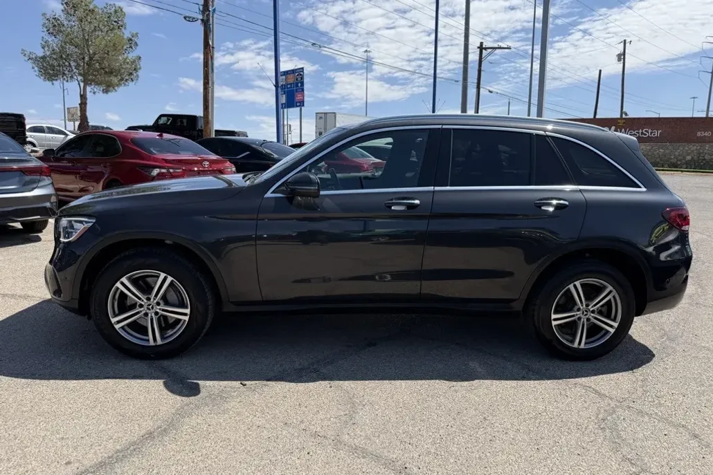 2022 Mercedes Benz GLC 300 photo 1