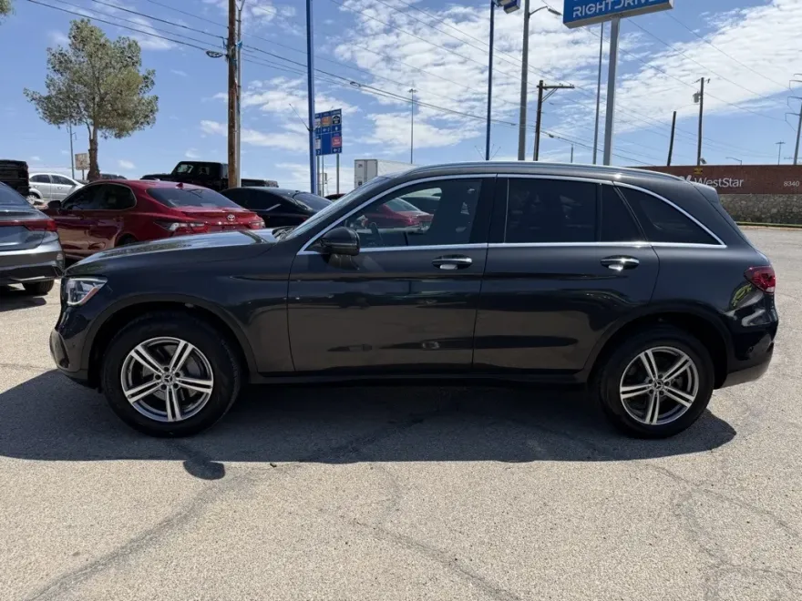 2022 Mercedes Benz GLC 300 photo 1