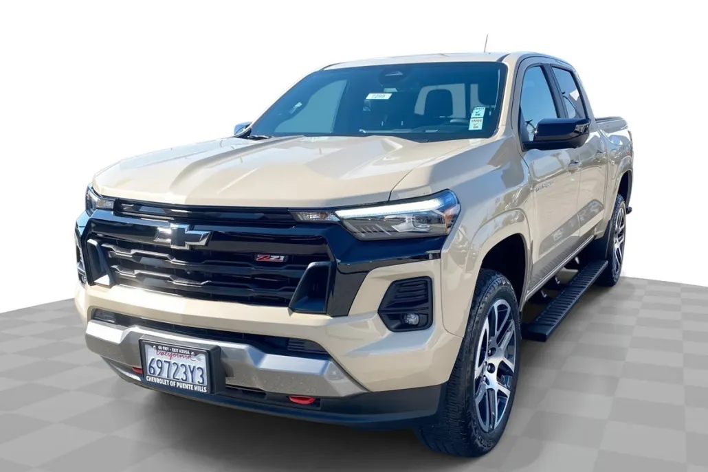2024 Chevrolet Colorado Z71 photo 1
