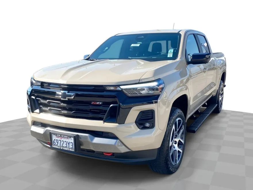 2024 Chevrolet Colorado Z71 photo 1