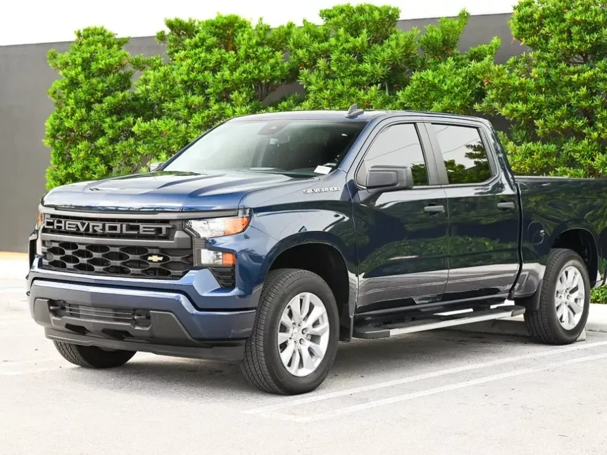 2023 Chevrolet Silverado 1500 Custom photo 1