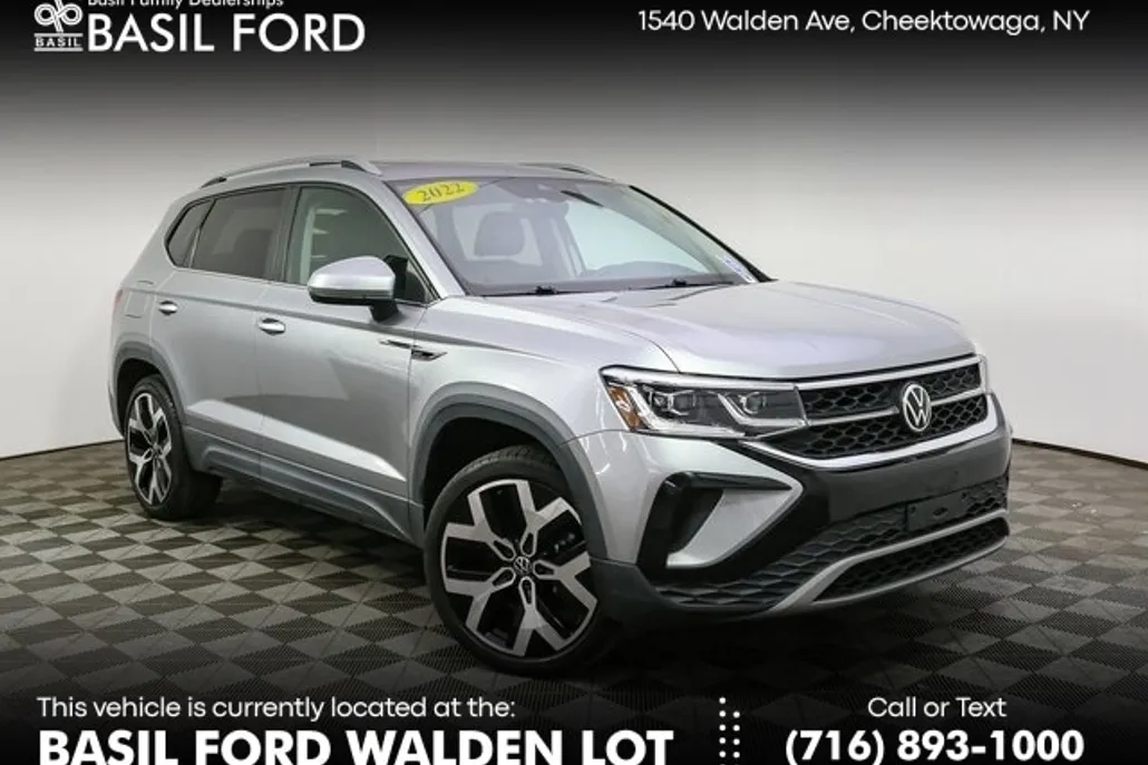 2022 Volkswagen Taos SEL photo 1
