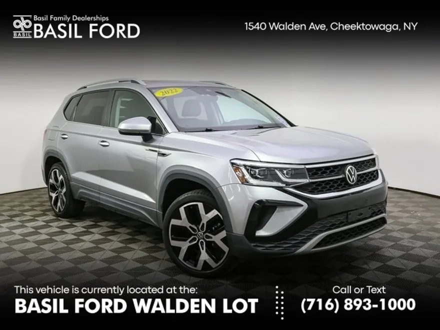 2022 Volkswagen Taos SEL photo 1