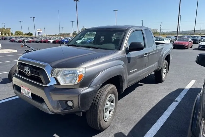 2013 Toyota Tacoma Base V6 photo 1