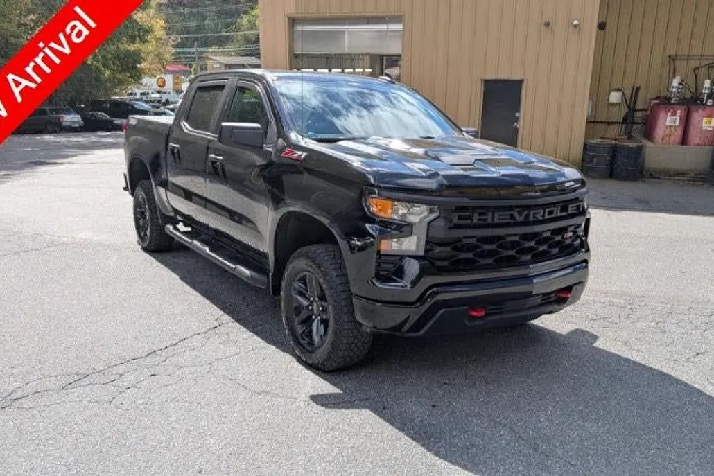 2025 Chevrolet Silverado 1500 Custom Trail Boss photo 1