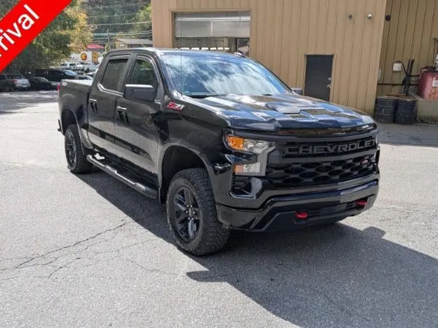 2025 Chevrolet Silverado 1500 Custom Trail Boss photo 1