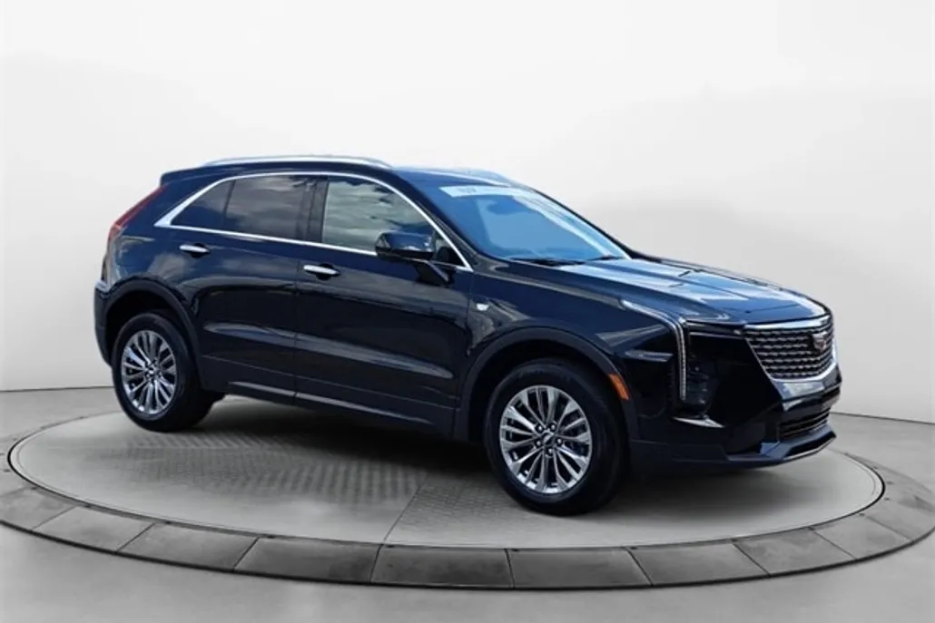 2025 Cadillac XT4 Premium Luxury photo 1