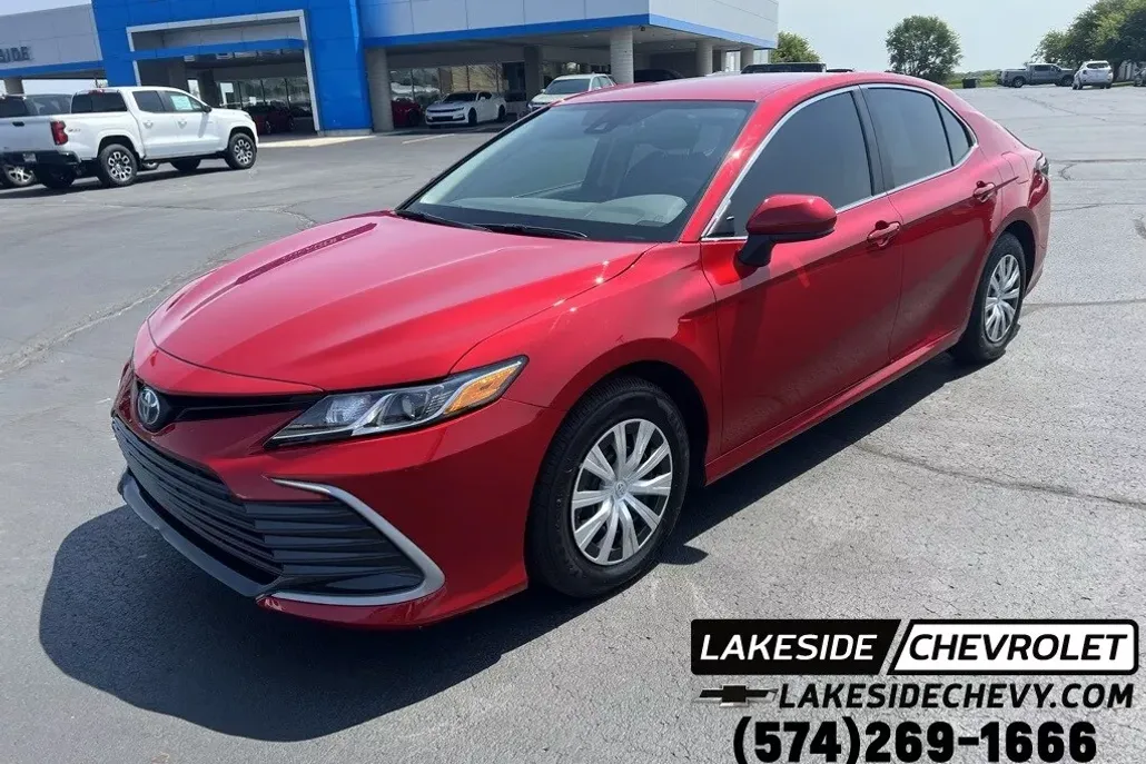 2024 Toyota Camry Hybrid LE photo 1