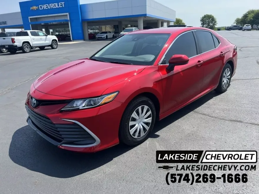 2024 Toyota Camry Hybrid LE photo 1