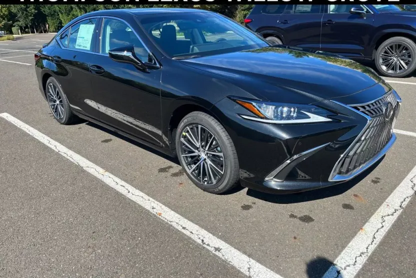 2025 Lexus ES 350 photo 1