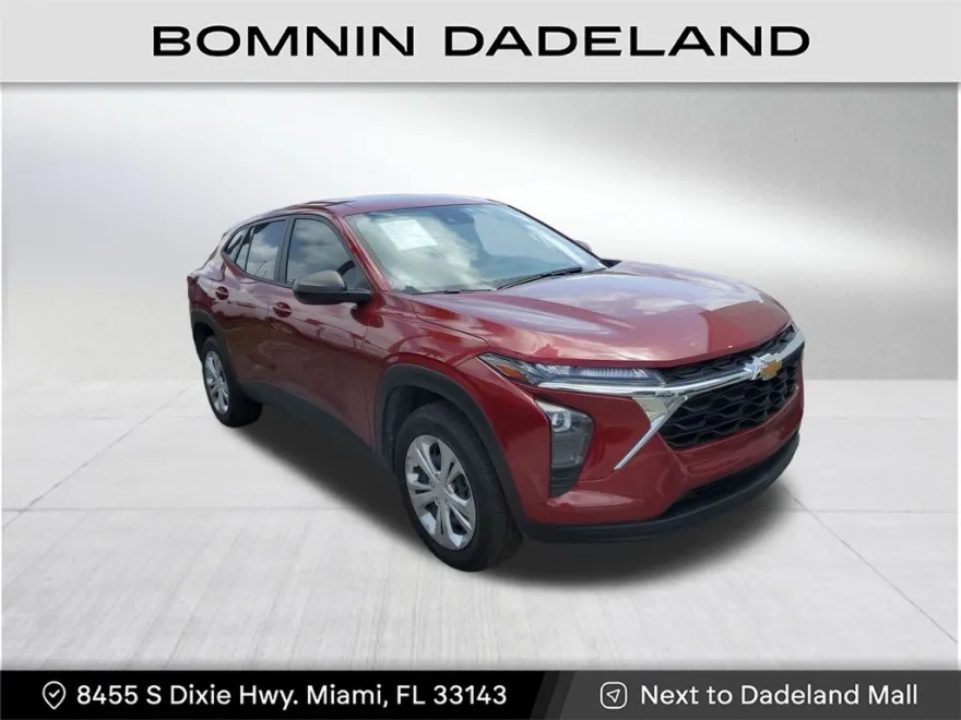 2024 Chevrolet Trax LS photo 1