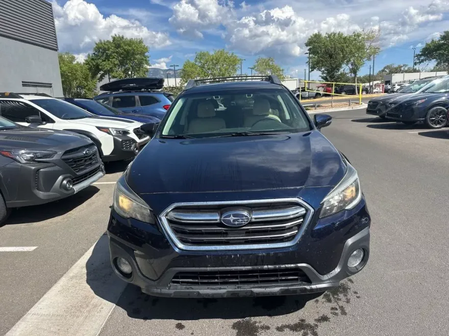 2018 Subaru Outback 2.5i Premium photo 1