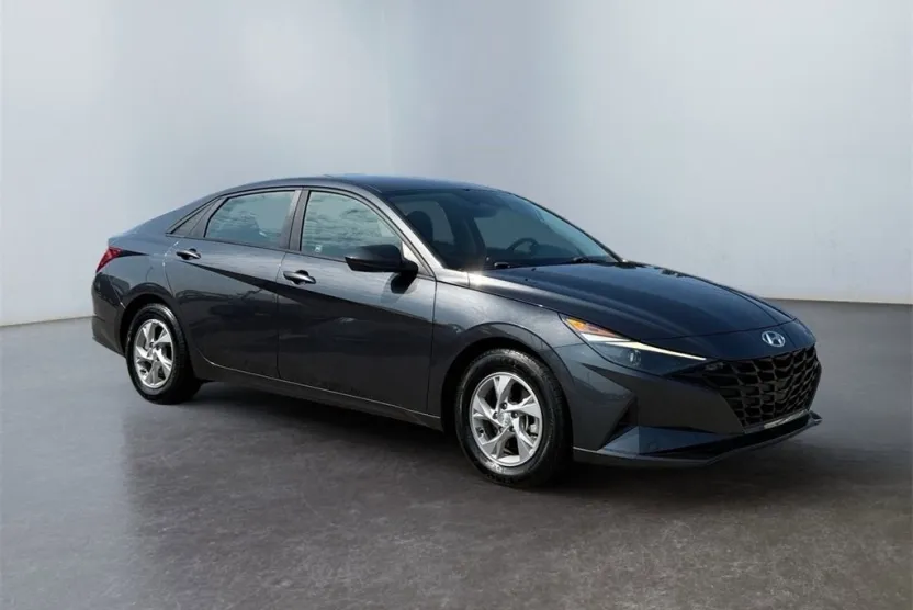2021 Hyundai Elantra SE photo 1