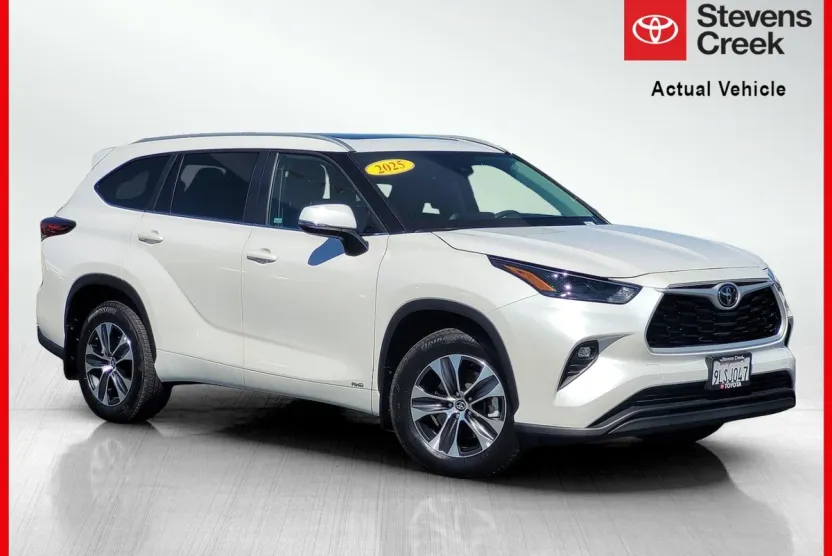 2025 Toyota Highlander Hybrid XLE photo 1