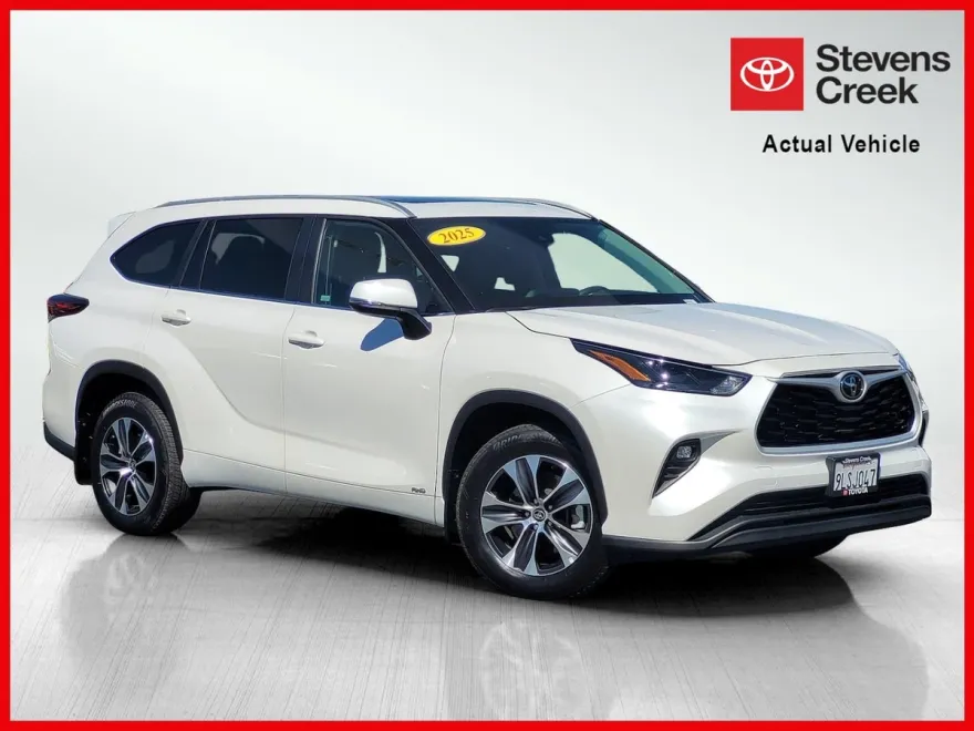 2025 Toyota Highlander Hybrid XLE photo 1