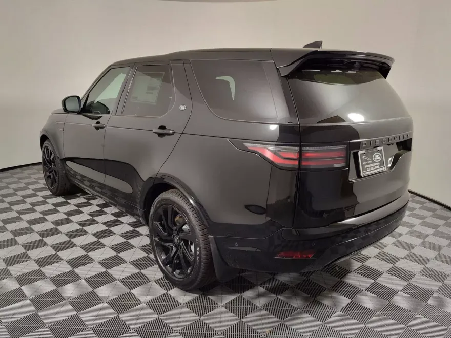 2025 Land Rover Discovery SE photo 1