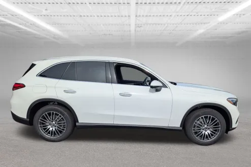 2026 Mercedes Benz GLC 300 4MATIC photo 2