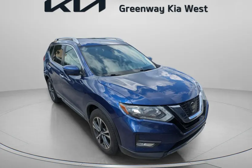 2017 Nissan Rogue SL photo 1