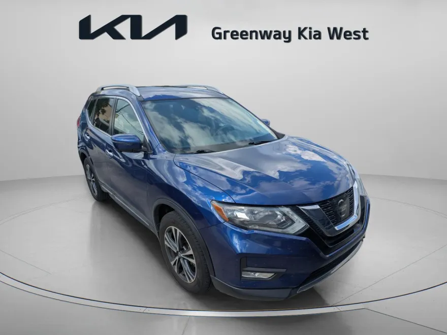 2017 Nissan Rogue SL photo 1