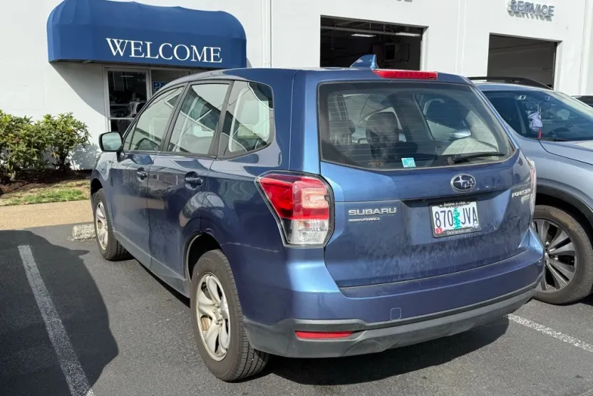 2017 Subaru Forester 2.5i photo 1