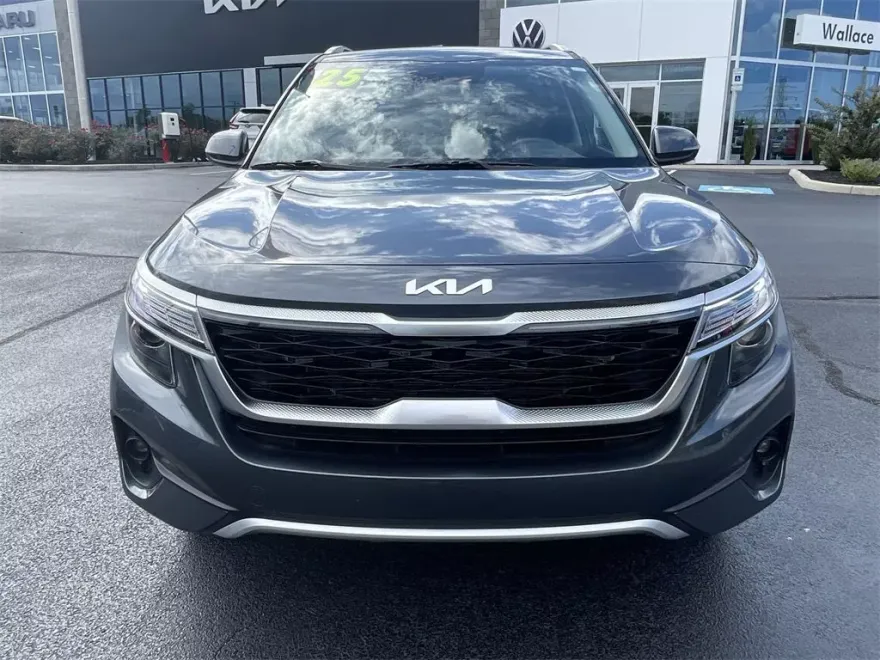 2023 Kia Seltos S photo 1