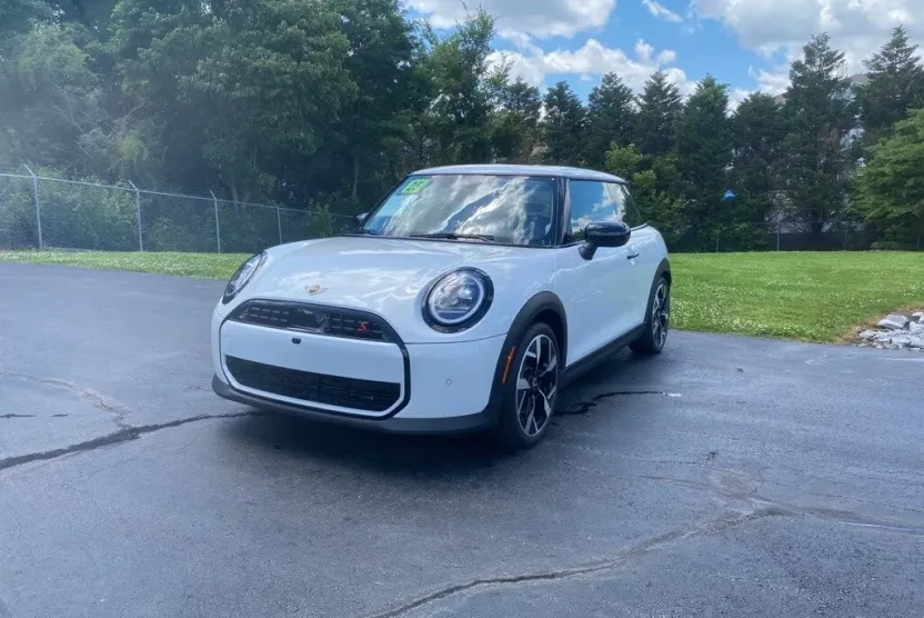 2025 Mini Cooper 2 Door Hardtop S photo 1