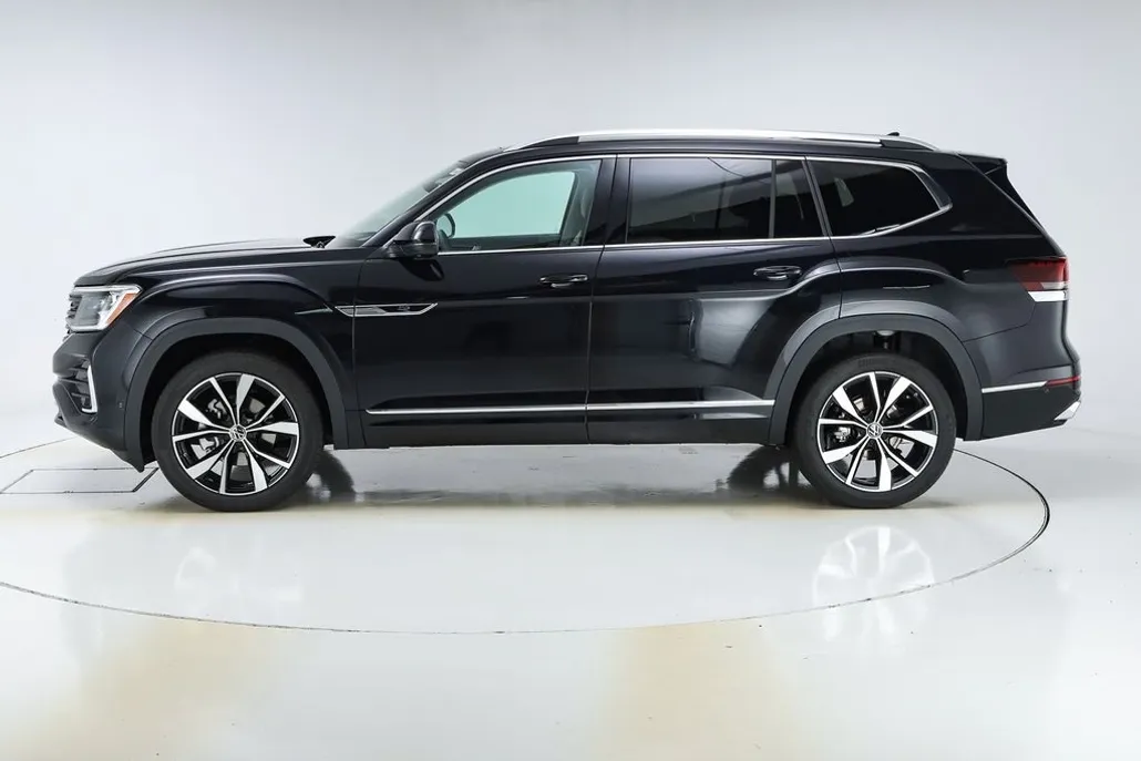 2026 Volkswagen Atlas SEL Premium R-Line photo 1