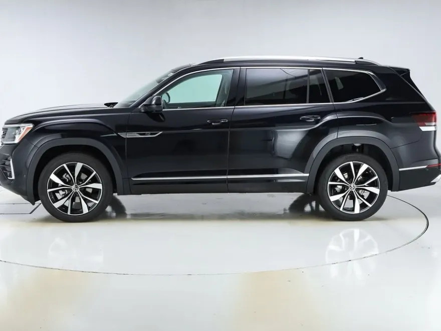 2026 Volkswagen Atlas SEL Premium R-Line photo 1