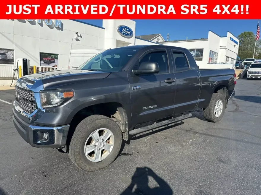 2018 Toyota Tundra SR5 photo 1