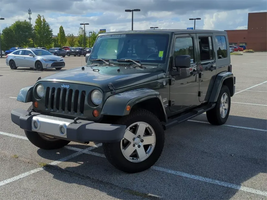 2009 Jeep Wrangler Unlimited Sahara photo 1