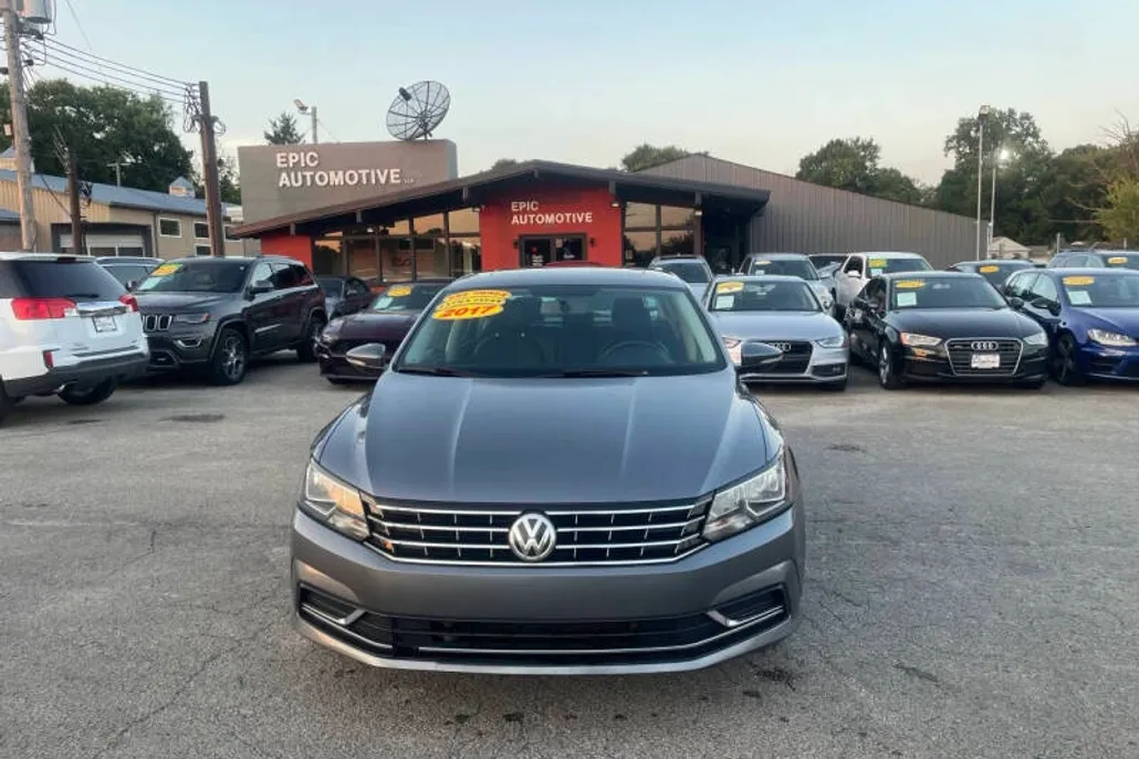 2017 Volkswagen Passat SE photo 1