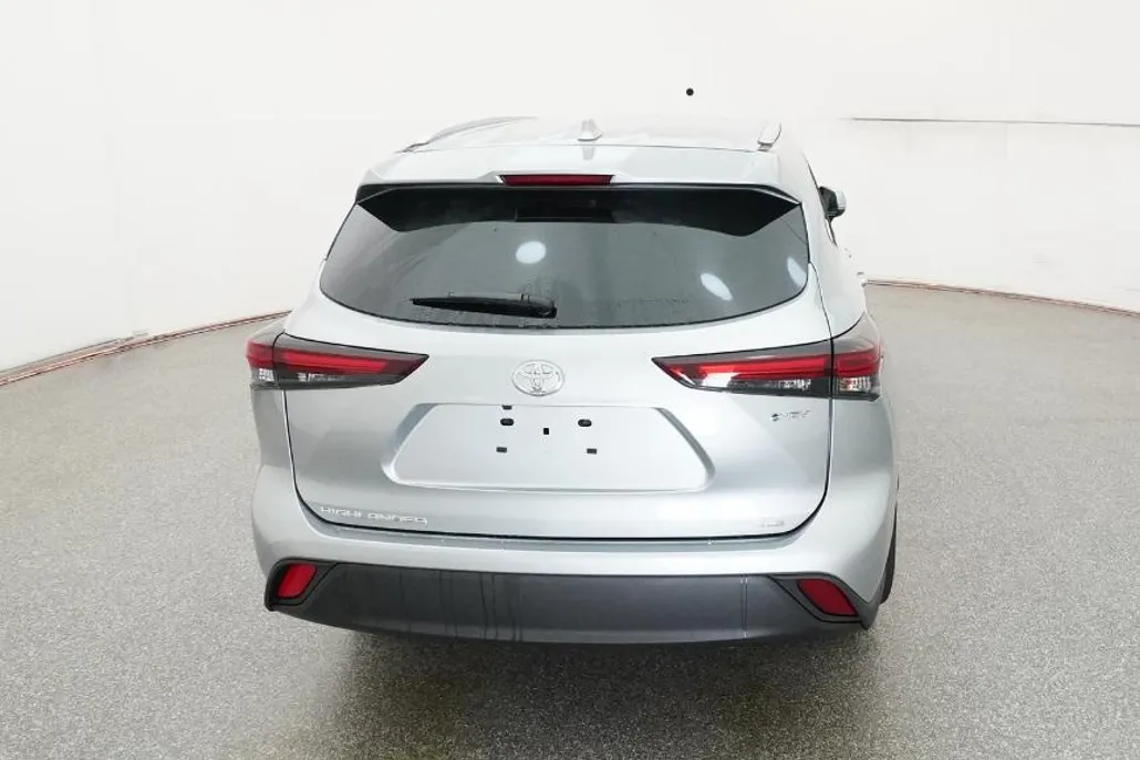 2025 Toyota Highlander Hybrid XLE photo 1