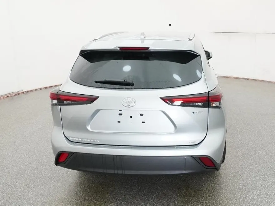 2025 Toyota Highlander Hybrid XLE photo 1