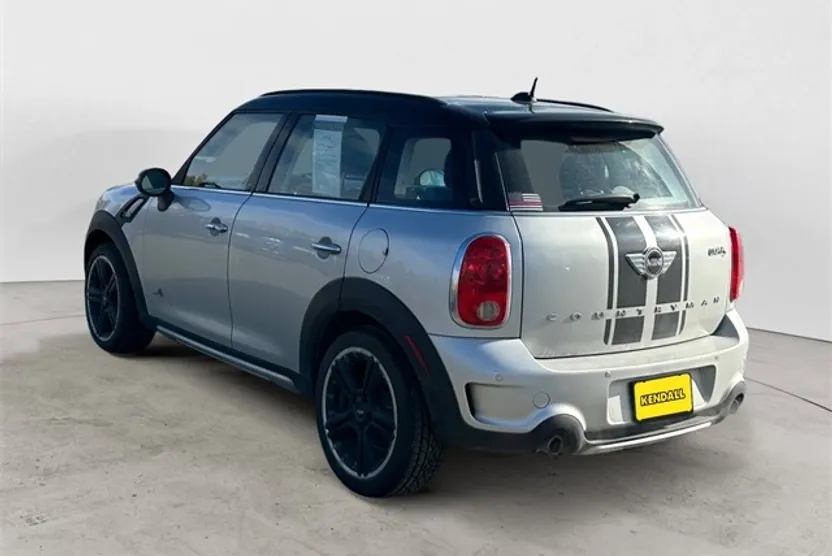 2016 Mini Cooper S ALL4 photo 1