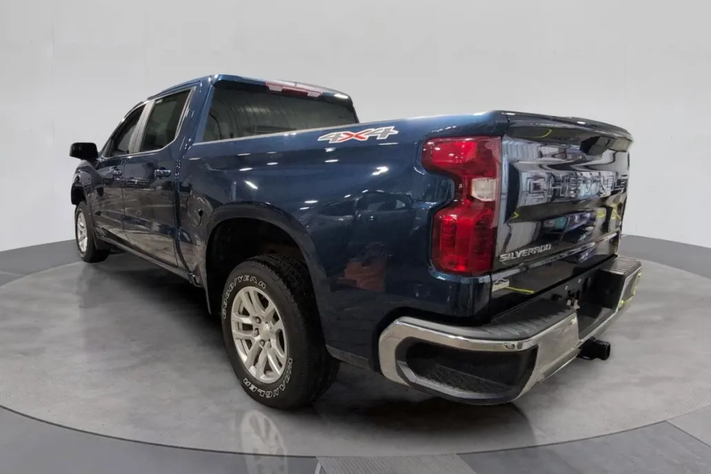2022 Chevrolet Silverado 1500 LT photo 1